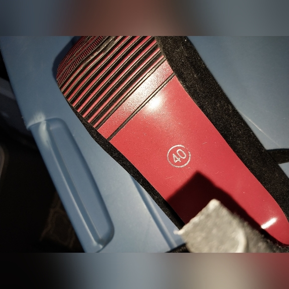 Black Suede heels - Picture 3 of 5